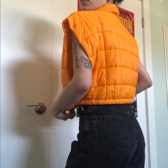 Zara cropped puffer vest - Picture 2 of 5